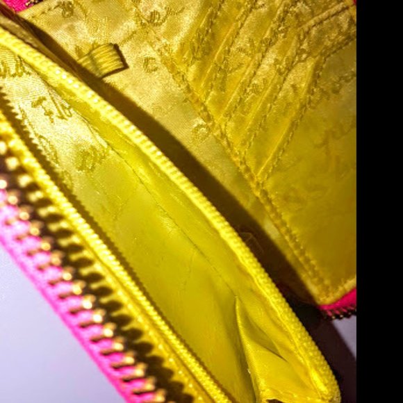 PINK PULITZER PERFECTION: PICK UP PROMPTLY! Lilly P. Beautiful ID Phone Wristlet - Picture 9 of 15